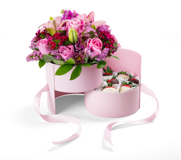 Edible Arrangements floral and chocolate-dipped strawberry gift box